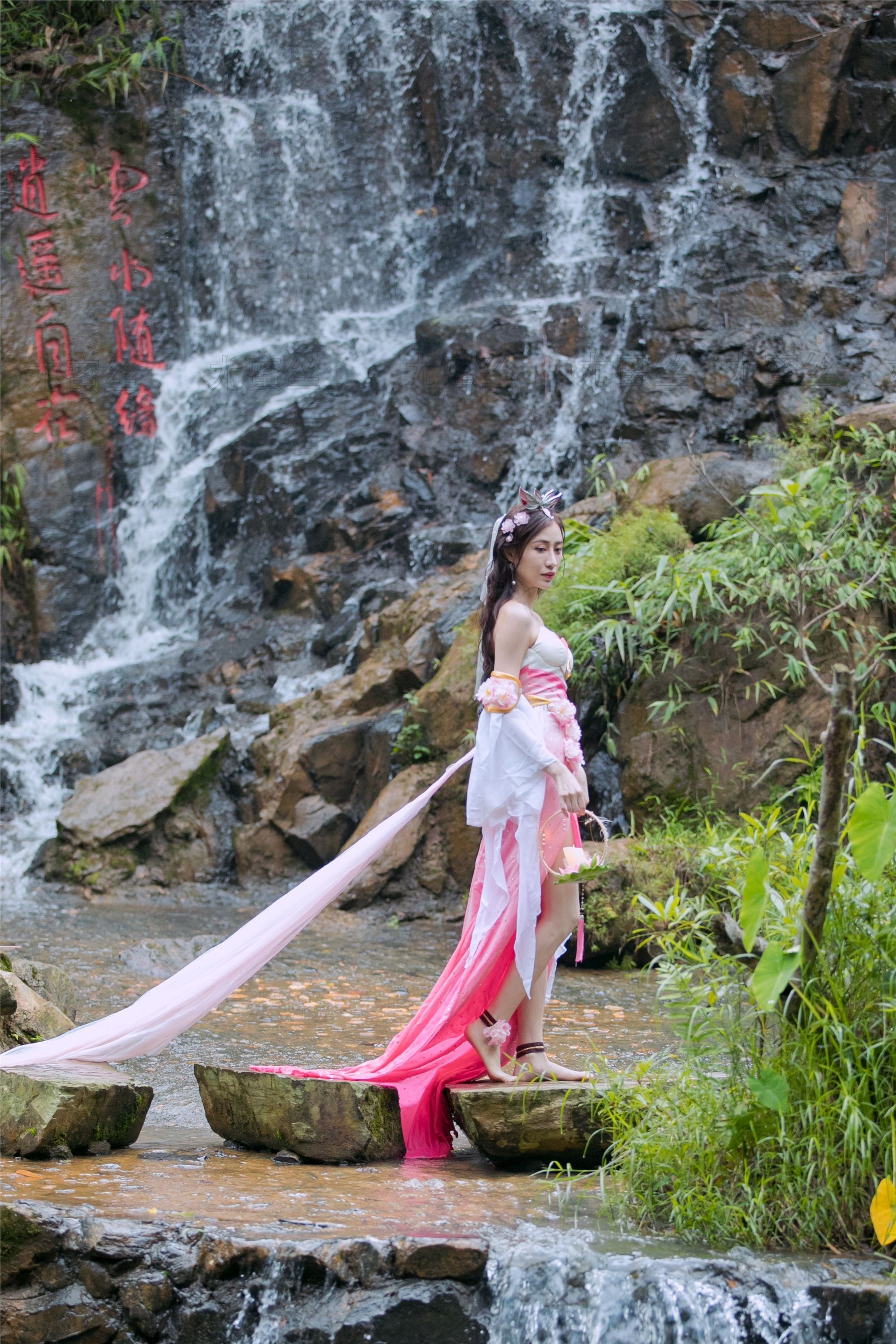 尤蜜丝 穿搭写真 NO.031